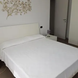 Rosy Apartment